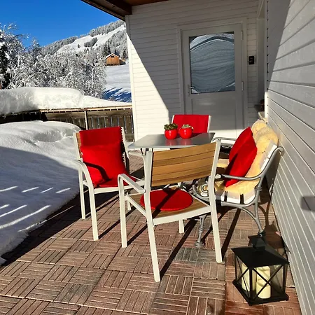 Daire Kleine Am Rande Der Wildnis