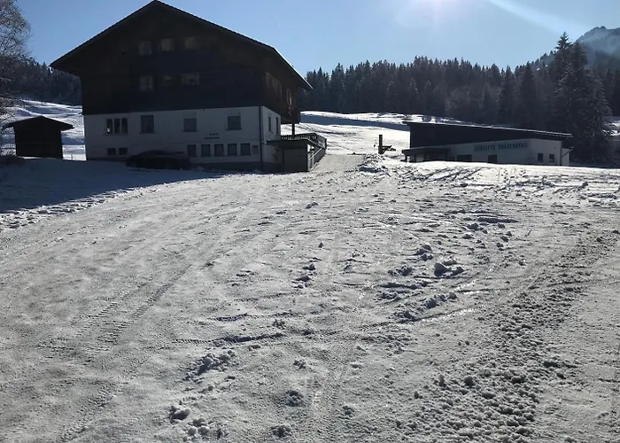 Kleine Am Rande Der Wildnis